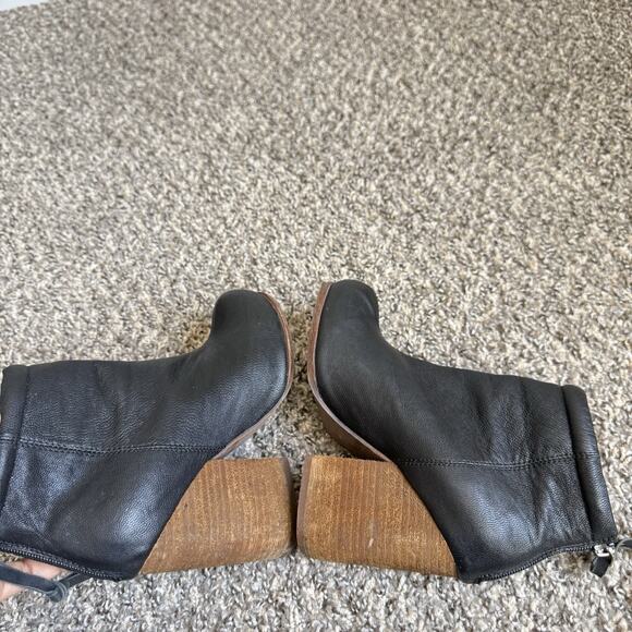 Jeffrey Campbell Rumble Ankle Boots 6 M Black Leather Stacked Block Heels Zip - Picture 6 of 8